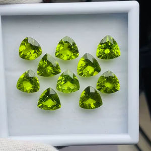 เพอริดอทดิบคุณภาพ AAA ทรงทริลเลียน 10 เม็ด คุณภาพดี มีความเงางามและสีสวยงาม เหมาะสำหรับการขัดและเจียระไน - Product Image 6