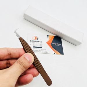 Pinzas de Extensión de Pestañas de Acero Inoxidable de Alta Calidad BEAUTIVIA INTERNATIONAL, Pinzas de Volumen de 90 Grados, Color Marrón Mate, 12 cm - Product Image 5
