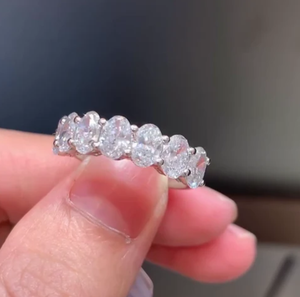 แหวนแต่งงานหรูหราทองคำขาว 14K ประดับเพชรทรงรีเพาะเลี้ยงในห้องปฏิบัติการ ความใส VVS1/VS1 ชุบโรเดียมสำหรับผู้หญิง - Product Image 1