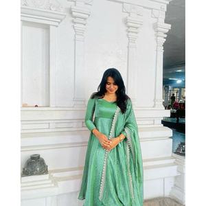 NOUVELLE ARRIVÉE TWILL FILET SEQUENCE ROBE DE TRAVAIL BAS AVEC DUPATTA PERROQUET VERT - Product Image 3