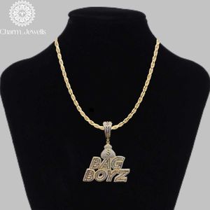 จี้ห้อยคอ Charm Jewells สไตล์ฮิปฮอป ประดับมอสซาไนต์และไข่มุกน้ำจืด รับรองโดย IGI เงินแท้ชุบทอง 18K ประดับเพชรแบบไมโครเพฟ เหมาะสำหรับทุกเพศทุกวัย ใช้ได้ทุกวัน - Product Image 3