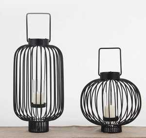 Fabulosa Lámpara de Metal Negra para Exteriores con Diseño de Alambre, Estilo Otomano, Linterna de Halloween, Iluminación Espeluznante con Diseño de Tela de Araña y Cementerio - Product Image 3