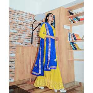 Robe Gotta faite à la main, jaune vif, silhouette trapèze, magnifique dupatta Lehariya, taille XS, tissu organza, taille naturelle, col rond - Product Image 4