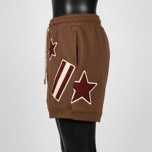 Shorts de mujer de felpa suave de algodón y poliéster, color marrón, transpirables, con tela cepillada, estampado de estrellas, logotipo personalizado. - Product Image 5