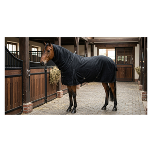 Vente flash : couverture pour cheval sur mesure, imperméable, respirante, durable, pour l'hiver, fournie par un fabricant de couvertures pour chevaux. - Product Image 1