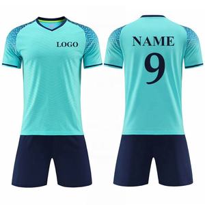 Tenues de football américain rétro personnalisées avec nom imprimé et brodé pour équipes sportives - Product Image 2