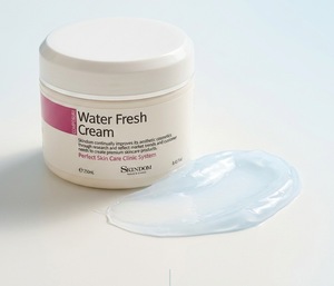 [OEM/ODM] Crema Hidratante Water Fresh de 250 ml para Todo Tipo de Piel, Fórmula con Ácido Hialurónico, Fragancia Fresca - Product Image 2