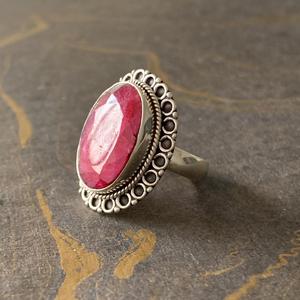 Anillo de Moda con Rubí de 6.5 Gramos - Product Image 1