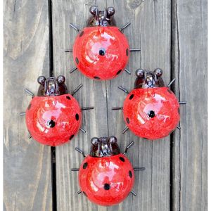 Set di 4 Sculture da Giardino in Metallo a Forma di Coccinella Rossa, Decorazioni per Esterni e Giardino - Product Image 2