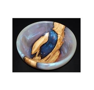 Cuenco decorativo de resina epoxi y madera, diseñado con un cuenco de madera orgánica y una cubierta de resina brillante para una decoración elegante del hogar. - Product Image 2