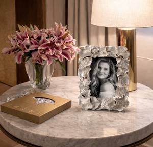 Cadre photo rectangulaire en laiton gaufré motif feuille d'argent, vertical/horizontal, écologique, léger, durable, décoratif antique - Product Image 1