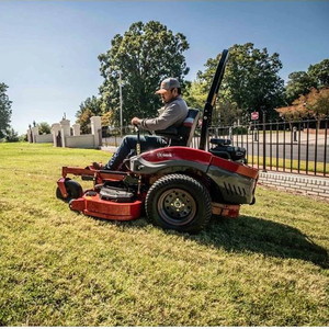 Tondeuse autoportée commerciale robuste à braquage zéro pour une utilisation intensive à long terme dans les champs agricoles, les parcs et les sites industriels - Product Image 1