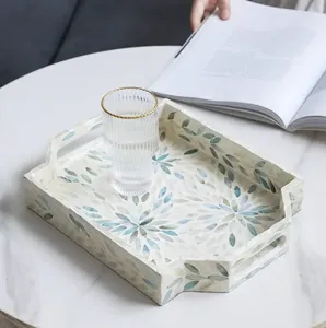 Plateau octogonal en nacre avec mosaïque florale et poignées latérales pratiques pour la présentation sur table basse et dans les pièces. - Product Image 4