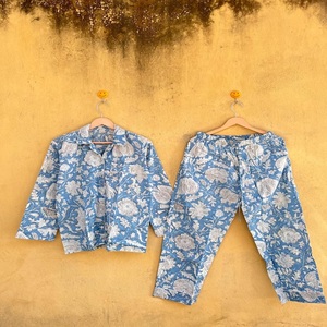ชุดนอนผ้าฝ้ายพิมพ์ลายดอกไม้สีฟ้าอ่อนแขนยาวชุดนอนลำลองฤดูร้อนเสื้อและกางเกงชุดนอนสำหรับผู้หญิง - Product Image 1