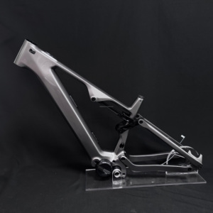 إطار دراجة كهربائية جبلية CEF69 معدني رمادي اللون، إطار 29 بوصة مع محرك Bafang M560 وبطارية 835 واط/ساعة، دراجة كهربائية إندورو بتعليق كامل وإطار كربوني - Product Image 1