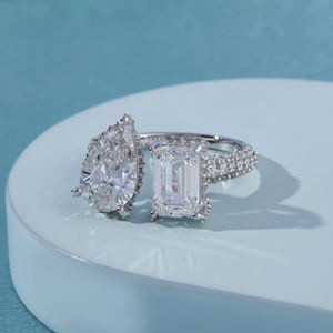 Anillo de Compromiso con Diamante Cultivado en Laboratorio Toi Et Moi, 5 ct, Corte Pera y Esmeralda, VVS2, Color E, Certificado IGI, Oro Sólido de 14K - Product Image 1