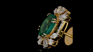 Pendientes de Esmeralda Verde Ovalada de Laboratorio con Halo de Diamantes en Forma de Marquesa y Pera |   Joyería Fina de Lujo para Bodas - Product Image 5