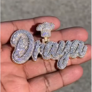 จี้เพชรโมอิสซาไนต์ทรงบริลเลียนต์แบบสั่งทำพิเศษ ได้รับการรับรองจาก GRA เงินแท้ 925 ชุบทองคำสีกุหลาบ สไตล์ฮิปฮอปสำหรับผู้หญิง - Product Image 1