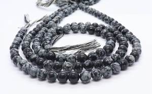 ลูกปัดหินออบซิเดียนสีดำทรงกลมเรียบขนาด 8-9 มม. ลูกปัดอัญมณีหินออบซิเดียนสีดำ 13 นิ้ว หินออบซิเดียนธรรมชาติทรงกลมสำหรับทำเครื่องประดับ - Product Image 4