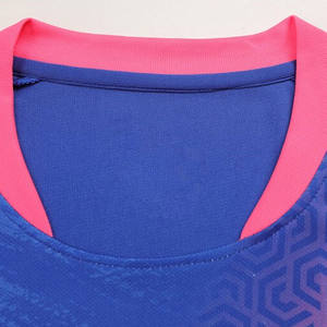 Conjunto de Camiseta y Pantalones Cortos de Fútbol Unisex 100% Poliéster, Suministro Directo de Fábrica OEM, Nombre Personalizado, Ropa Deportiva de Equipo, Diseño Gratuito, Absorbe la Humedad - Product Image 5