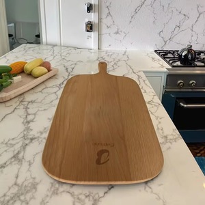 Planche à découper et à hacher en bois naturel écologique REHMAN CRAFT avec poignée intégrée et trou de suspension - Product Image 6