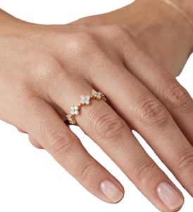 Magnifique alliance de mariage en or massif 14K 18K avec diamant de laboratoire rond de couleur DEF et clarté VS VVS, motif floral trèfle et diamants de designer - Product Image 5