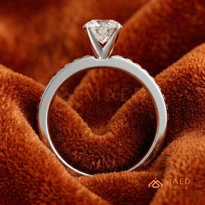 Anillo de Compromiso Clásico de Plata de Ley 925 con Corte Princesa |   Anillo de circonita cuadrada de 2 quilates con diseño de catedral |   Anillo de Promesa para Mujer - Product Image 4