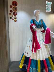 Lehenga Choli de Rayón y Algodón con Bordado Aari, Dupatta y Blusa Elegante, Colección para el Festival Navratri - Product Image 4