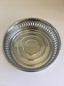 ชุดถาดรองแก้วสแตนเลสตัดด้วยเลเซอร์พร้อมอุปกรณ์ตกแต่งที่หรูหราเหมาะสำหรับเสิร์ฟชาและกาแฟในเครื่องครัว - Product Image 3