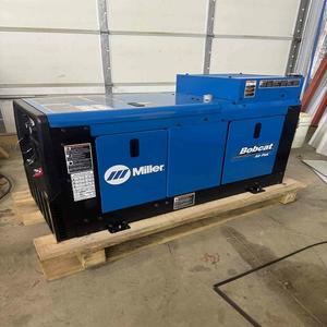 Générateur multifonctionnel Miller conçu pour les travaux de soudage, de découpe et de fabrication dans divers environnements - Product Image 1
