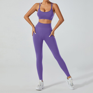 Conjunto de Yoga para Mujer, Leggings de Cintura Alta y Sujetador Deportivo con Tirantes Cruzados, Ropa de Gimnasio para Fitness, Pilates, Entrenamiento y Running - Product Image 3