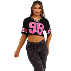 2025 nueva llegada de alta calidad, precio bajo, Tops cortos personalizados para mujeres con cuello en V 98 estampado Jersey camisa para ropa deportiva y ropa informal - Product Image 5