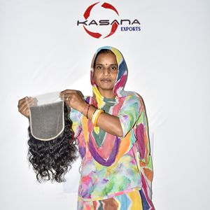 Extensiones de cabello humano 7*7 Closure, color negro natural, fabricadas en Vietnam, 100% cabello humano con cutícula alineada, para trenzas, onda profunda. - Product Image 2