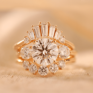 แหวนเพชรเม็ดกลมและทรงบาแกตต์ 2.5 กะรัต แบบสั่งทำพิเศษ ทอง 14k คุณภาพสูง เพชรเพาะเลี้ยงในห้องปฏิบัติการ พร้อมใบรับรอง IGI สำหรับเจ้าสาว ขายส่ง - Product Image 3