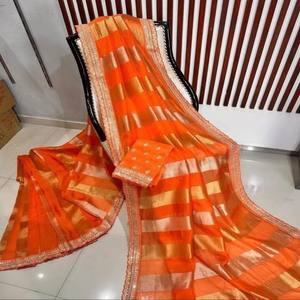 Sari de Seda Georgette VASTRA COTTAGE con Bordado de Hilo Dorado y Plateado, Borde Festoneado y Blusa con Trabajo Banglori - Product Image 6