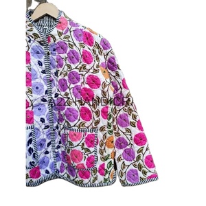 Veste matelassée patchwork manteau matelassé en coton Boho, veste d'hiver imprimée fleur hippie à la main - Product Image 5