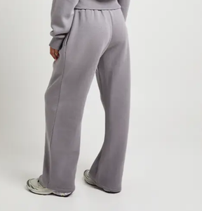 Conjunto de Sudadera Personalizada con Cuello Redondo y Pantalones a Juego para Mujer, Fabricante de Ropa al por Mayor con Etiqueta Privada OEM ODM - Product Image 4