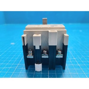 Mitsubishi NF30-FAU NF30-FAU 20A 3P Usado Como Está, Piezas de Equipos Semiconductores Legacy - Product Image 3