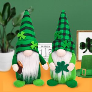 Set di 2 Decorazioni Gnomi per San Patrizio, Ornamenti in Peluche a Forma di Trifoglio Verde Portafortuna per Decorazioni da Tavola e Feste Irlandesi - Product Image 4