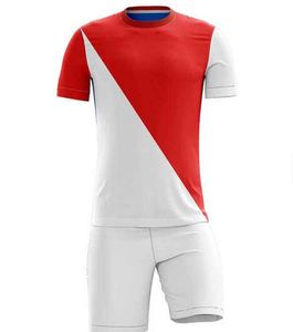 Ensemble de maillots de football personnalisés de haute qualité, uniforme de football court et solide, vêtements de sport respirants pour le printemps, prix abordable - Product Image 3