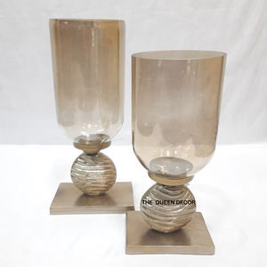 Porte-bougie décoratif traditionnel élégant en aluminium et métal avec dessus en verre, plaqué or, fait main, centre de table pour mariage - Product Image 3