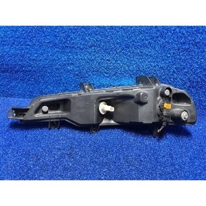 Ensemble de phare avant droit Rexton - Feu antibrouillard avant droit d'occasion OEM 8320208C00 - Product Image 5