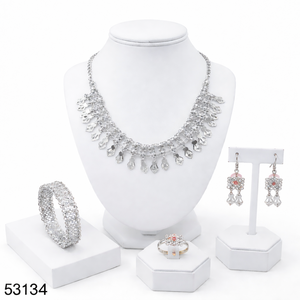 Ensemble collier et boucles d'oreilles élégants pour femme, plaqué or, zircon, design feuille tendance, chaîne corde 16 pouces, modèle 53141 - Product Image 6