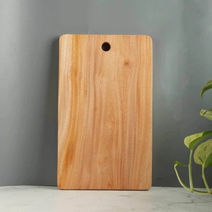 Planche à découper en bois naturel, forme rectangulaire, épaisseur 1,5 cm, écologique, passe au lave-vaisselle - Product Image 2
