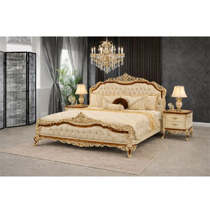 Lit Queen Size Baroque au Design Classique avec Table de Chevet, Suite de Chambre à Coucher de Luxe Maharani Personnalisée, Collection de Chambre à Coucher USA - Product Image 1