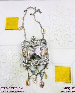 Pochette de Soirée Miniature de Luxe Faite à la Main Ornée de Cristaux et de Coquillages pour Femmes |   Sac à main de soirée de créateur - Product Image 3