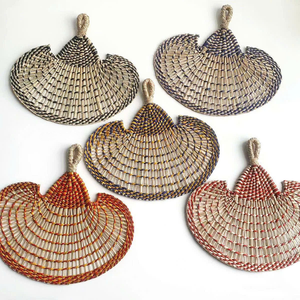 Éventail à main en feuille de palmier, éventail sans lame en jonc de mer, texture naturelle, manuel, pour événements professionnels en extérieur, Vietchoice Vietnam 2026 - Product Image 4