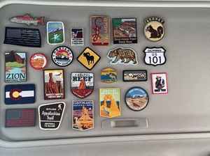 Parches Bordados de Tela Twill Personalizados con MOQ Bajo, Parches Bordados de Alta Calidad para Coser o Planchar en la Ropa - Product Image 3