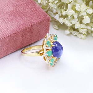 Anillo de Plata de Ley 925 de Dos Tonos con Cabujón Natural de Cianita, Esmeralda y Diamantes, Joyas Memoria, Venta al Por Mayor - Product Image 2