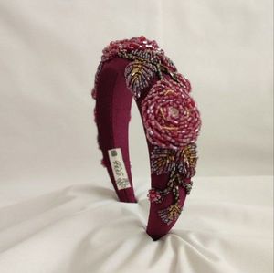Diadema de Cabello con Cuentas Bordadas de Diseño para Mujer, Accesorio para el Cabello Hecho a Mano con Hermosos Detalles de Cuentas - Product Image 1